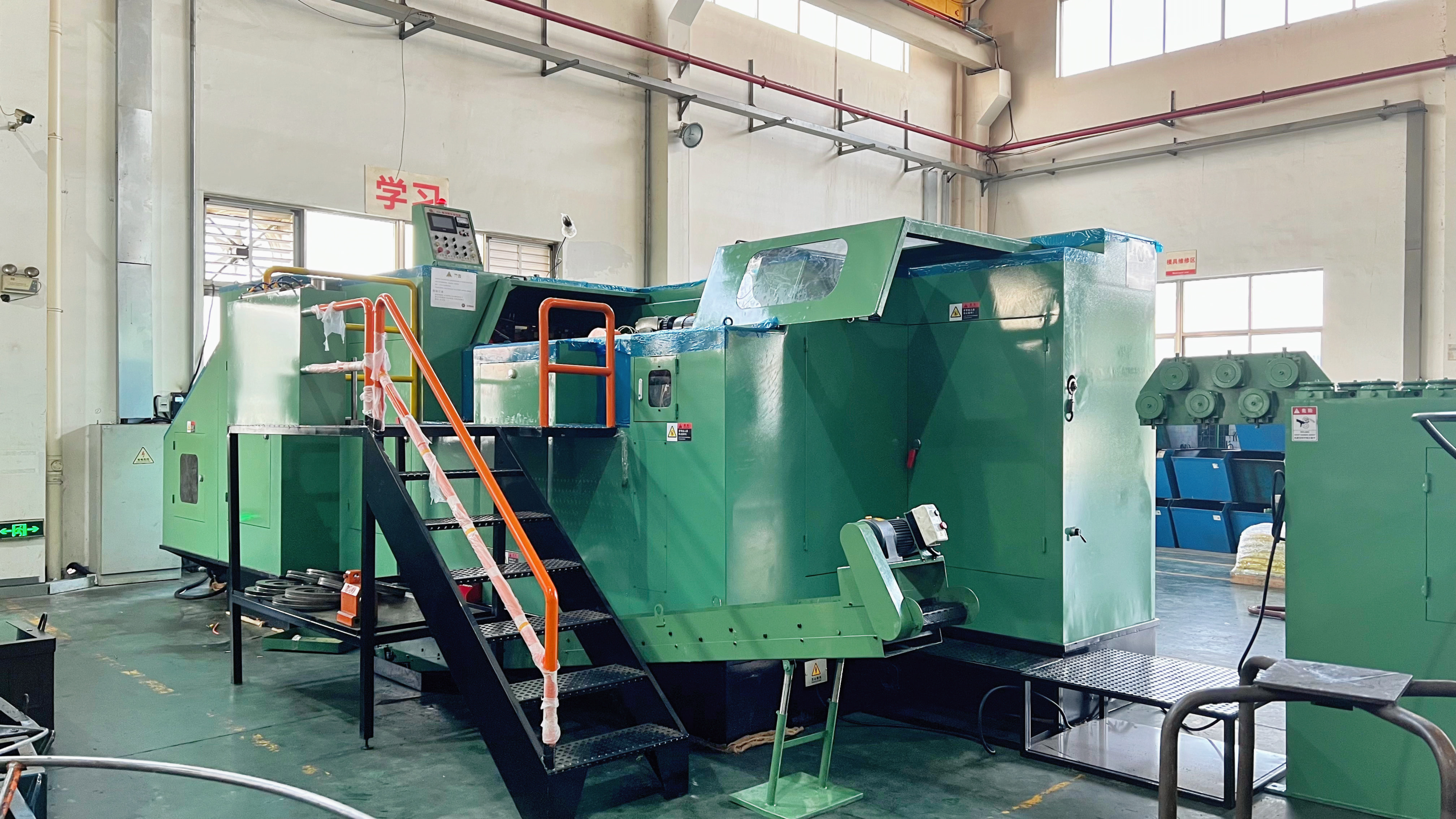 Opgradering af vores værktøjer, perfektion af vores håndværk: Jinsixi introducerer 24B Cold Heading Machine til at producere store fastgørelseselementer